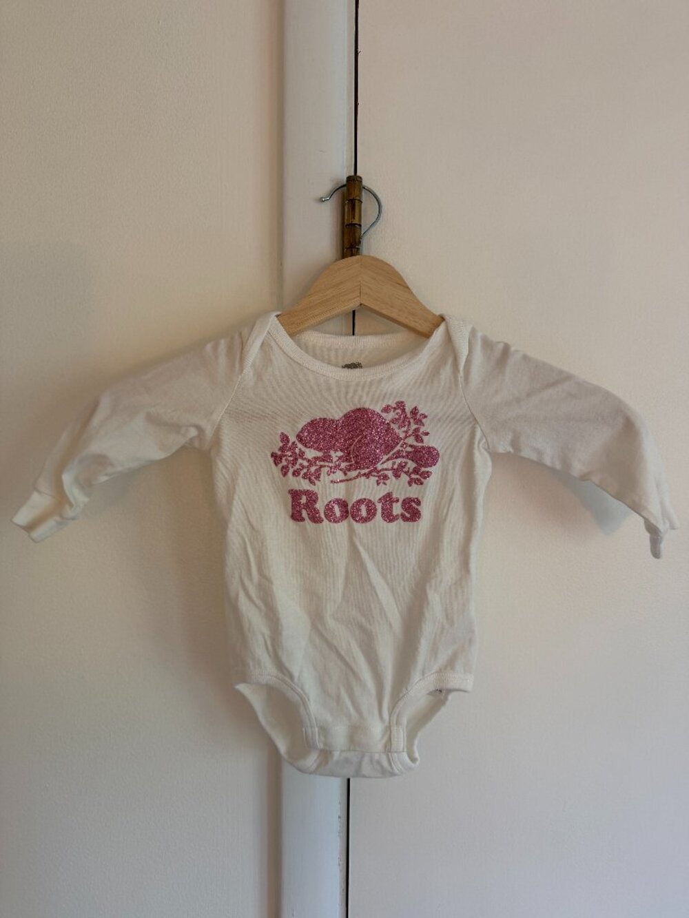 Roots pink baby cabin bodysuit
